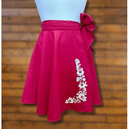 Hímzett lapszoknya